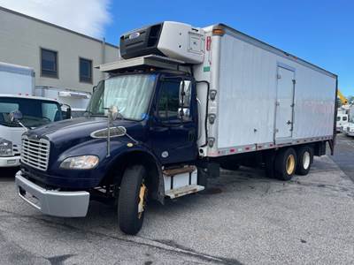 Freightliner M2 106 26 ft Refrigerated Truck - 300HP, 6 Speed Automatic, Liftgate