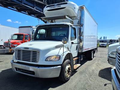 Freightliner M2 106 20 ft Refrigerated Truck - 240HP, 9 Speed Automatic, Liftgate