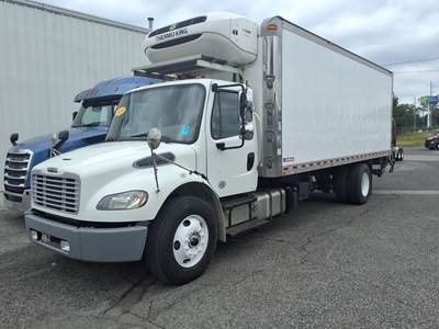 Freightliner M2 106 22 ft Refrigerated Truck - 260HP, 6 Speed Automatic, Liftgate