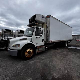 Freightliner M2 106 26 ft Refrigerated Truck - 230HP, 9 Speed Automatic, Liftgate