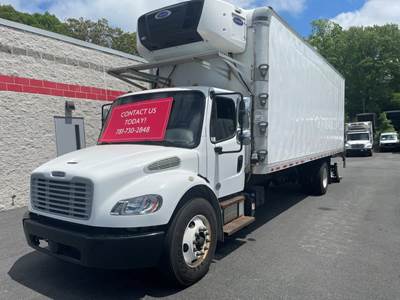 Freightliner M2 106 26 ft Refrigerated Truck - 240HP, 9 Speed Automatic, Liftgate