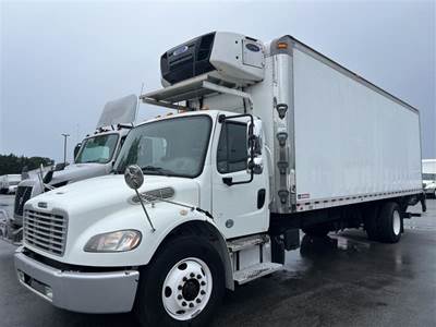Freightliner M2 106 26 ft Refrigerated Truck - 240HP, 9 Speed Automatic, Liftgate