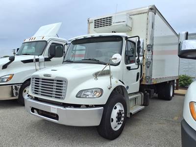 Freightliner M2 106 18 ft Refrigerated Truck - 325HP, 6 Speed Automatic