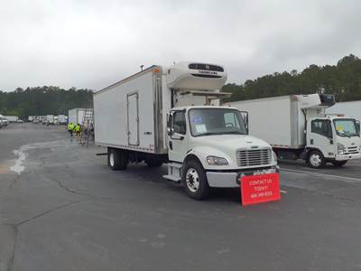 Freightliner M2 106 26 ft Refrigerated Truck - 240HP, 9 Speed Automatic