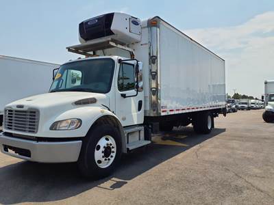 Freightliner M2 106 26 ft Refrigerated Truck - 240HP, 9 Speed Automatic, Liftgate