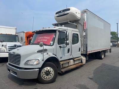 Freightliner M2 106 22 ft Refrigerated Truck - 280HP, 9 Speed Automatic, Liftgate