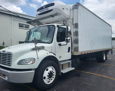 Freightliner M2 106 26 ft Refrigerated Truck - 240HP, 6 Speed Automatic, Liftgate