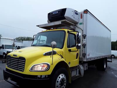 Freightliner M2 106 22 ft Refrigerated Truck - 240HP, 6 Speed Automatic