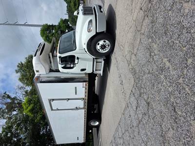 Freightliner M2 106 26 ft Refrigerated Truck - 260HP, 6 Speed Automatic