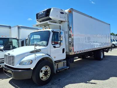 Freightliner M2 106 26 ft Refrigerated Truck - 240HP, 6 Speed Automatic, Liftgate