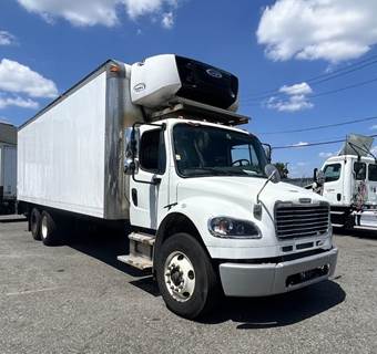 Freightliner M2 106 28 ft Refrigerated Truck - 270HP, 6 Speed Automatic, Liftgate