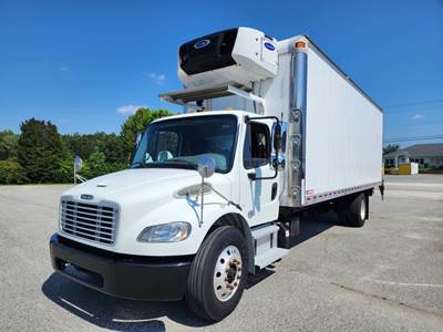Freightliner M2 106 26 ft Refrigerated Truck - 240HP, 6 Speed Automatic, Liftgate