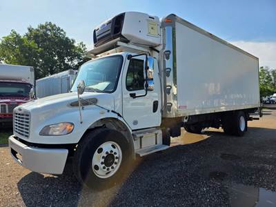 Freightliner M2 106 24 ft Refrigerated Truck - 240HP, 6 Speed Automatic, Liftgate