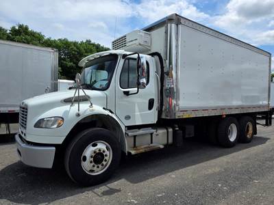 Freightliner M2 106 20 ft Refrigerated Truck - 350HP, 6 Speed Automatic