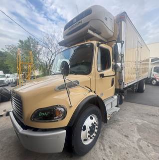 Freightliner M2 106 26 ft Refrigerated Truck - 280HP, 6 Speed Automatic