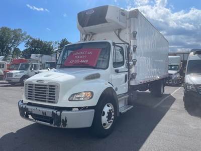 Freightliner M2 106 24 ft Refrigerated Truck - 220HP, 6 Speed Automatic, Liftgate