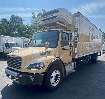 Freightliner M2 106 26 ft Refrigerated Truck - 280HP, 6 Speed Automatic