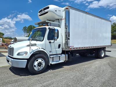 Freightliner M2 106 22 ft Refrigerated Truck - 280HP, 6 Speed Manual