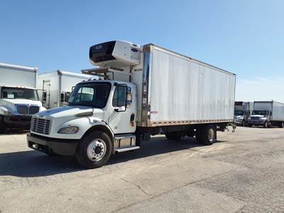 Freightliner M2 106 26 ft Refrigerated Truck - 240HP, 9 Speed Automatic, Liftgate