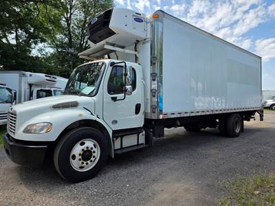 Freightliner M2 106 26 ft Refrigerated Truck - 240HP, 9 Speed Automatic, Liftgate