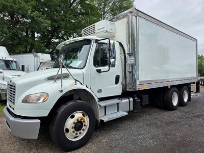 Freightliner M2 106 20 ft Refrigerated Truck - 350HP, 6 Speed Automatic