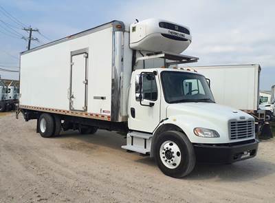 Freightliner M2 106 26 ft Refrigerated Truck - 240HP, 9 Speed Automatic, Liftgate