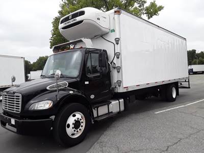 Freightliner M2 106 26 ft Refrigerated Truck - 260HP, 9 Speed Automatic