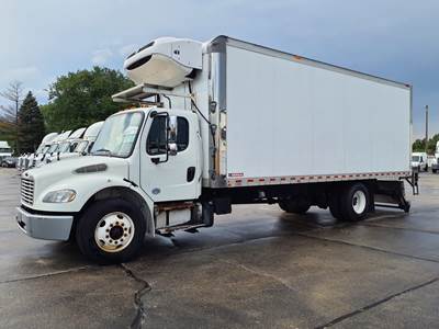 Freightliner M2 106 24 ft Refrigerated Truck - 240HP, 6 Speed Automatic, Liftgate