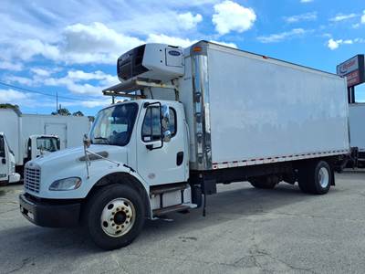 Freightliner M2 106 22 ft Refrigerated Truck - 280HP, 9 Speed Automatic, Liftgate