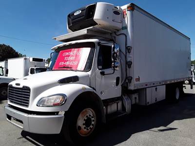 Freightliner M2 106 26 ft Refrigerated Truck - 260HP, 6 Speed Automatic, Liftgate
