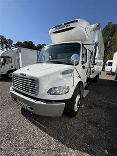 Freightliner M2 106 20 ft Refrigerated Truck - 240HP, 6 Speed Automatic, Liftgate