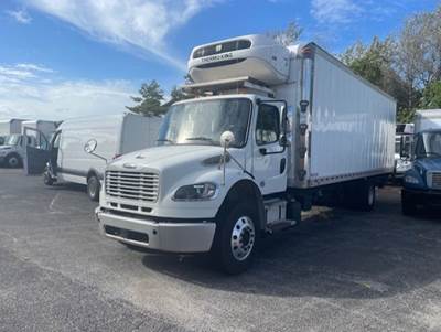 Freightliner M2 106 26 ft Refrigerated Truck - 270HP, 6 Speed Automatic, Liftgate