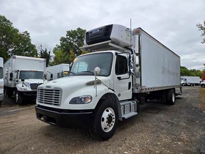 Freightliner M2 106 26 ft Refrigerated Truck - 280HP, 6 Speed Automatic, Liftgate