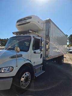 Freightliner M2 106 22 ft Refrigerated Truck - 230HP, 6 Speed Automatic
