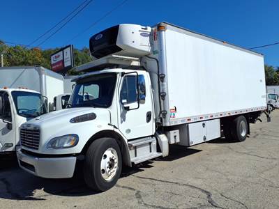 Freightliner M2 106 24 ft Refrigerated Truck - 260HP, 9 Speed Automatic, Liftgate