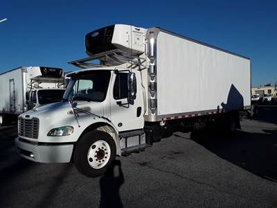 Freightliner M2 106 26 ft Refrigerated Truck - 280HP, 6 Speed Automatic, Liftgate