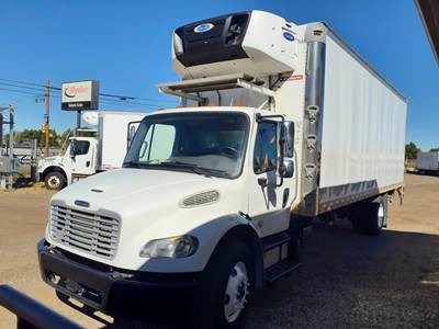 Freightliner M2 106 26 ft Refrigerated Truck - 9 Speed Automatic, Liftgate
