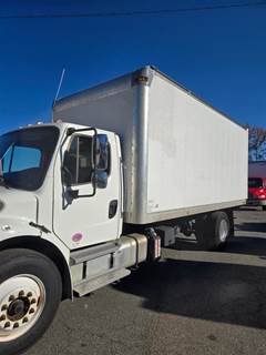 Freightliner M2 106 20 ft Refrigerated Truck - 240HP, 6 Speed Automatic, Liftgate