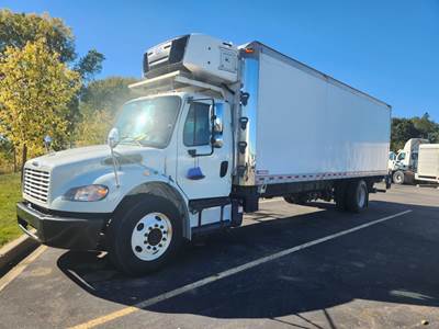 Freightliner M2 106 26 ft Refrigerated Truck - 260HP, 7 Speed Automatic, Liftgate