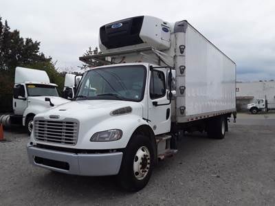 Freightliner M2 106 26 ft Refrigerated Truck - 240HP, 6 Speed Automatic, Liftgate