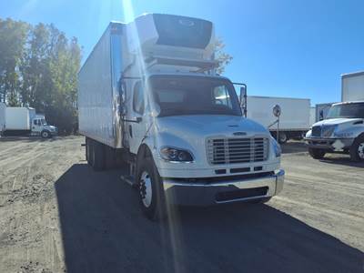 Freightliner M2 106 26 ft Refrigerated Truck - 270HP, 6 Speed Automatic