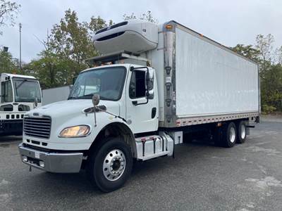 Freightliner M2 106 26 ft Refrigerated Truck - 350HP, 6 Speed Automatic, Liftgate