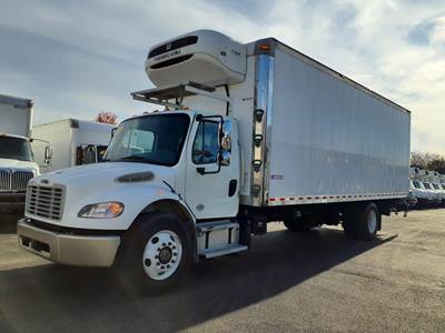 Freightliner M2 106 26 ft Refrigerated Truck - 240HP, 9 Speed Automatic, Liftgate
