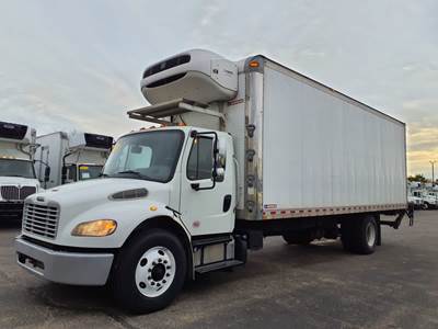 Freightliner M2 106 26 ft Refrigerated Truck - 240HP, 9 Speed Automatic, Liftgate
