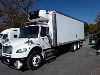 Freightliner M2 106 26 ft Refrigerated Truck - 270HP, 6 Speed Automatic, Liftgate