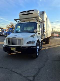 Freightliner M2 106 26 ft Refrigerated Truck - 240HP, 6 Speed Automatic, Liftgate