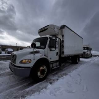 Freightliner M2 106 20 ft Refrigerated Truck - 230HP, 6 Speed Automatic