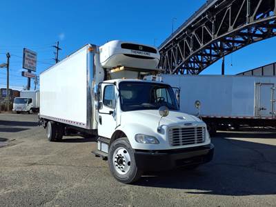 Freightliner M2 106 26 ft Refrigerated Truck - 280HP, 6 Speed Automatic, Liftgate