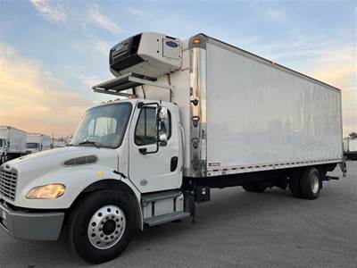 Freightliner M2 106 26 ft Refrigerated Truck - 280HP, 6 Speed Automatic, Liftgate
