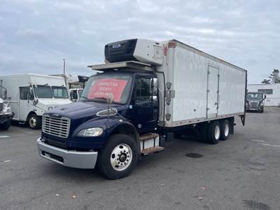 Freightliner M2 106 26 ft Refrigerated Truck - 300HP, 6 Speed Automatic, Liftgate